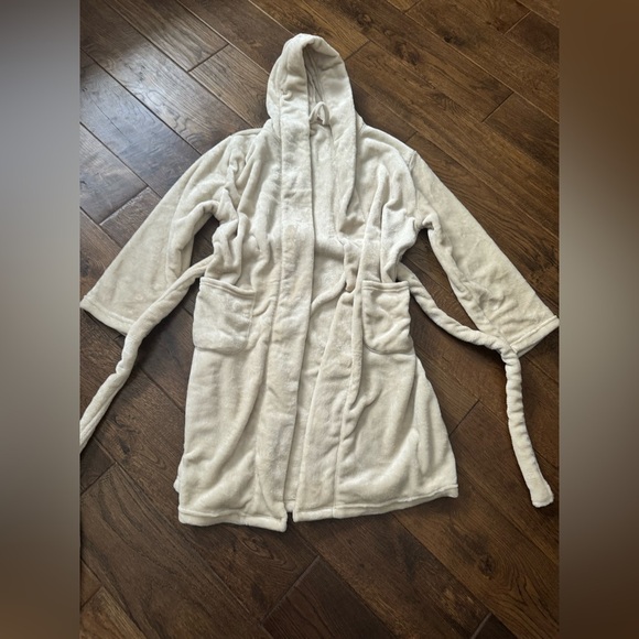 Summer & Rose Cream Cozy Robe - XS/S/M - Picture 5 of 5